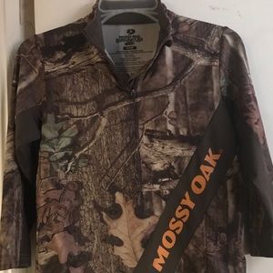 Mossy Oak camouflage silky shirt, keep mosquitoes off, stay warm & cool too